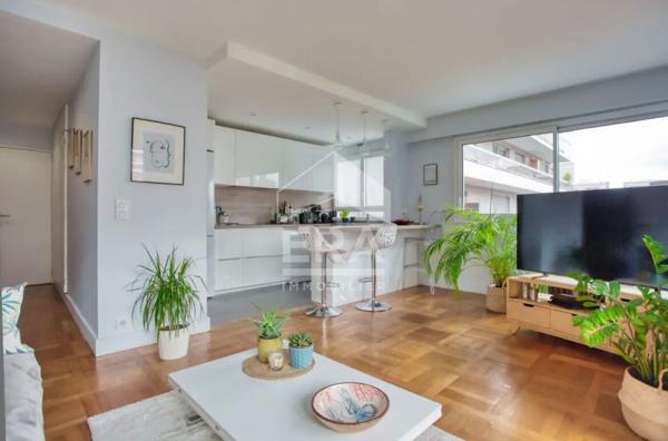 Appartement Paris 4 pièce(s) 82 m2