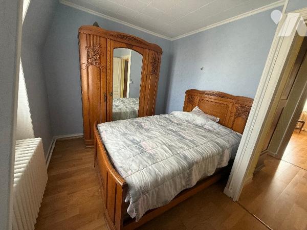 Belle maison bourgeoise comprenant 5 chambres, salon-salle-à manger, garage double, grand jardin