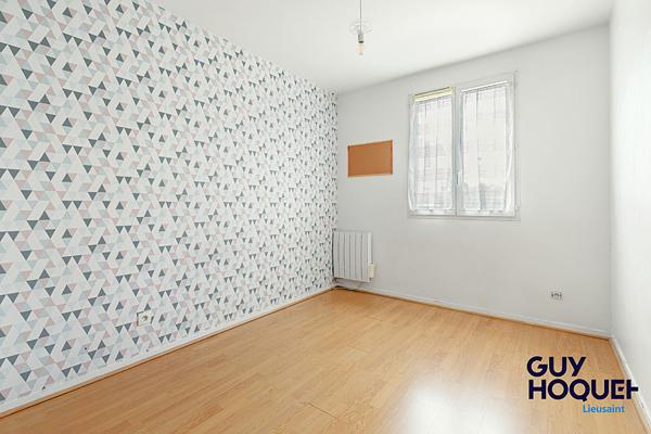Maison spacieuse à vendre à Lieusaint - 5 chambres avec piscine -Séjour 55 m².
