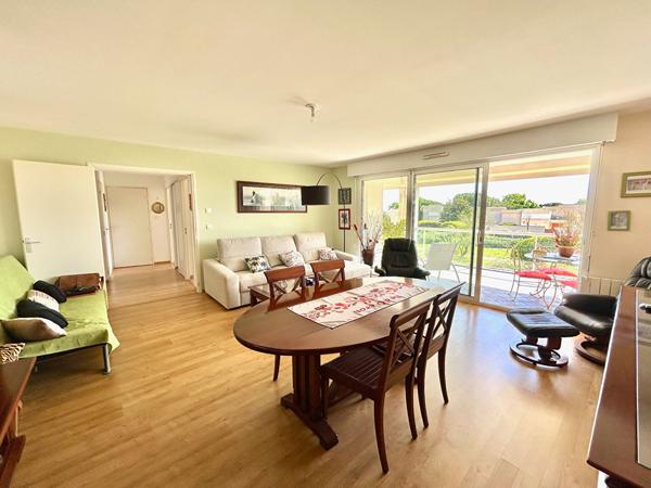 Appartement 64 m² La Rochelle -Terrasse 22 m² - Ascenseur - Parking - DPE B 378 000 € **  - Référence  MR712ED3