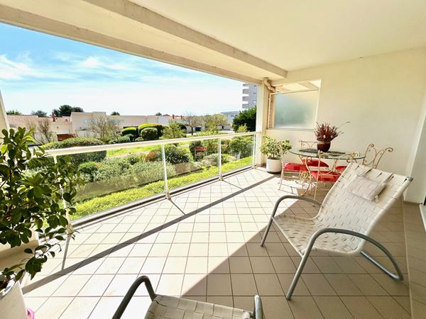 Appartement 64 m² La Rochelle -Terrasse 22 m² - Ascenseur - Parking - DPE B 378 000 € **  - Référence  MR712ED3