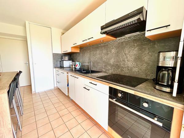 Appartement 64 m² La Rochelle -Terrasse 22 m² - Ascenseur - Parking - DPE B 378 000 € **  - Référence  MR712ED3
