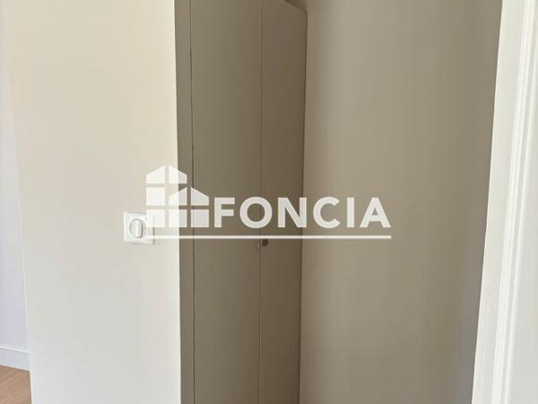 Location Appartement 3 pièces 82.47 m² - 4 RUE D'ESCURES - PORTE 004 Orleans 45000