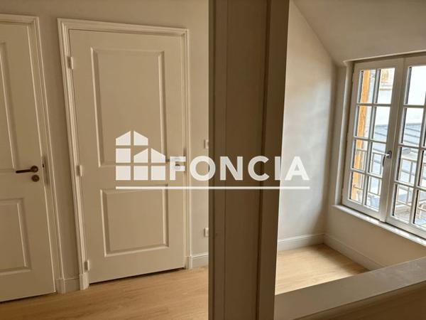 Location Appartement 3 pièces 82.47 m² - 4 RUE D'ESCURES - PORTE 004 Orleans 45000