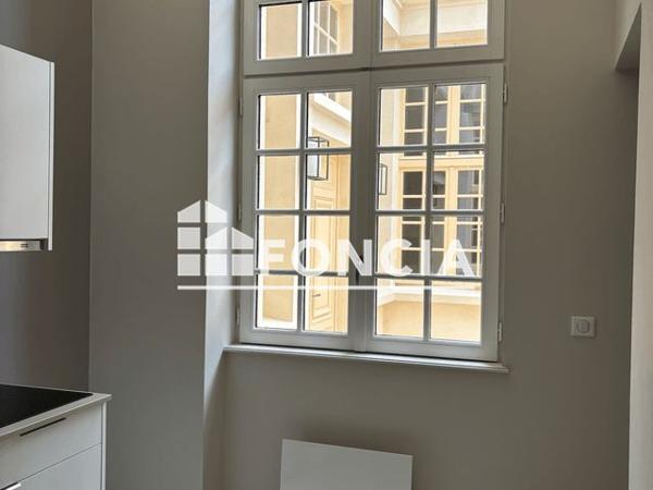 Location Appartement 3 pièces 82.47 m² - 4 RUE D'ESCURES - PORTE 004 Orleans 45000