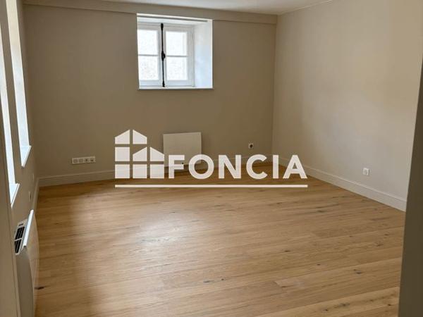 Location Appartement 3 pièces 82.47 m² - 4 RUE D'ESCURES - PORTE 004 Orleans 45000