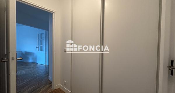 Location Appartement meublé 2 pièces 53 m² - Paris 75018