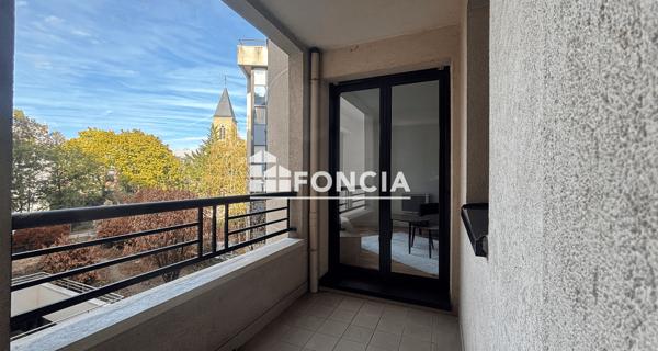 Location Appartement meublé 2 pièces 53 m² - Paris 75018