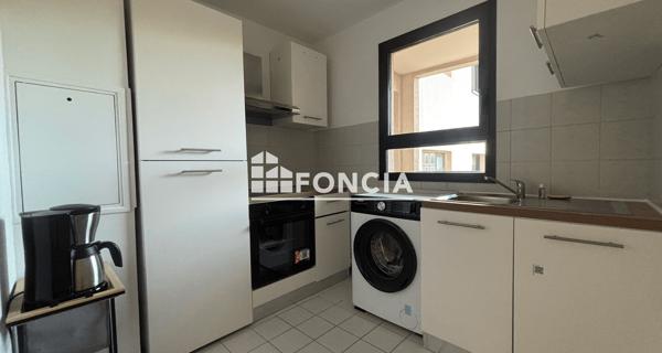 Location Appartement meublé 2 pièces 53 m² - Paris 75018