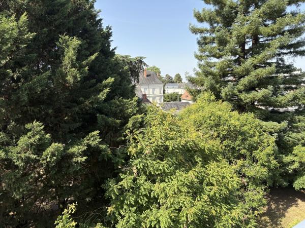 CENTRE VILLE TRÈS BEL APPARTEMENT DE 79 M² RÉSIDENCE LE MONTPENSIER, L’UNE DES RÉSIDENCES LES PLUS PRISÉES Réf 2676