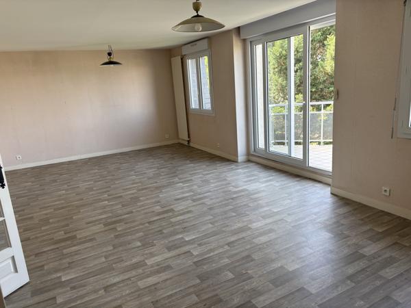 CENTRE VILLE TRÈS BEL APPARTEMENT DE 79 M² RÉSIDENCE LE MONTPENSIER, L’UNE DES RÉSIDENCES LES PLUS PRISÉES Réf 2676