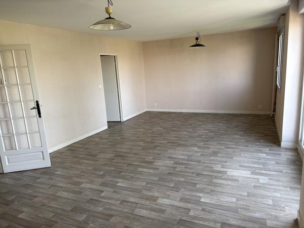 CENTRE VILLE TRÈS BEL APPARTEMENT DE 79 M² RÉSIDENCE LE MONTPENSIER, L’UNE DES RÉSIDENCES LES PLUS PRISÉES Réf 2676
