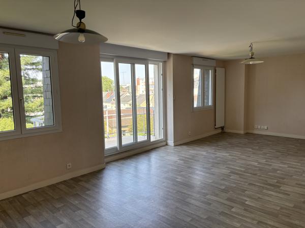 CENTRE VILLE TRÈS BEL APPARTEMENT DE 79 M² RÉSIDENCE LE MONTPENSIER, L’UNE DES RÉSIDENCES LES PLUS PRISÉES Réf 2676