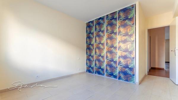 Dpt Pyrénées Atlantiques (64), à vendre PAU appartement T3 de 72,53 m² Terrasse