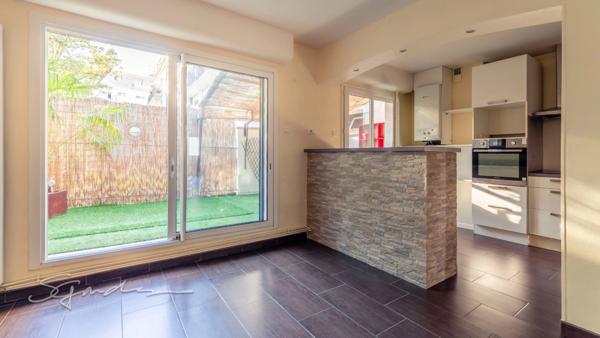 Dpt Pyrénées Atlantiques (64), à vendre PAU appartement T3 de 72,53 m² Terrasse