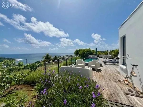 Villa – 6 pièces – 436m2- terrain 3500m2- Le Marigot Martinique