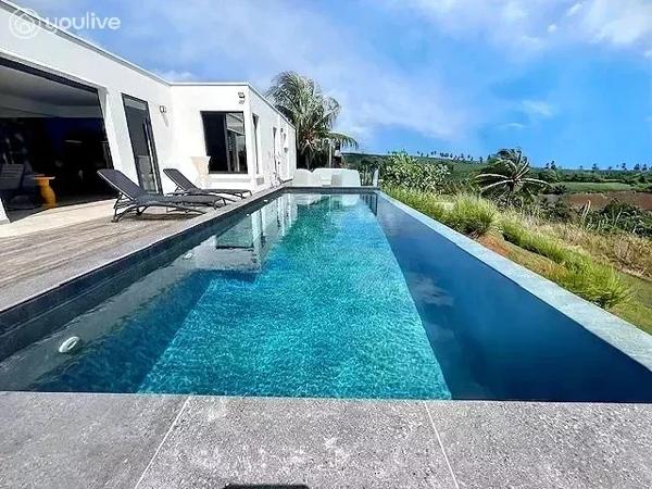 Villa – 6 pièces – 436m2- terrain 3500m2- Le Marigot Martinique