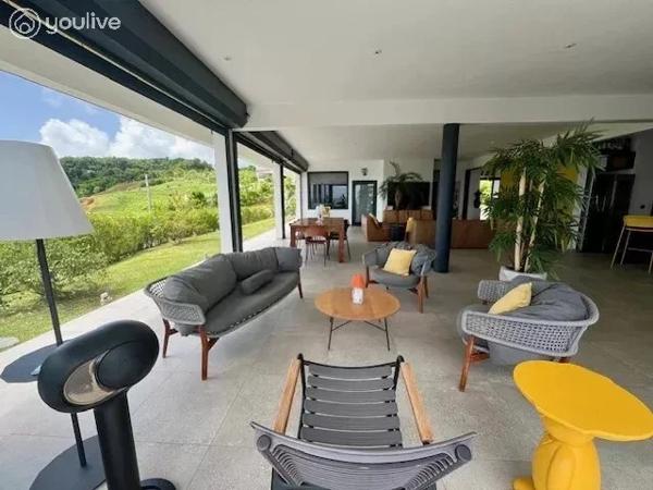 Villa – 6 pièces – 436m2- terrain 3500m2- Le Marigot Martinique