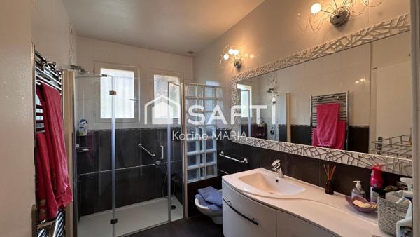 13470 - CARNOUX EN PROVENCE - Maison de 180 m2 de 6 pièces avec 2 appartements, terrasse, jardin, garage....