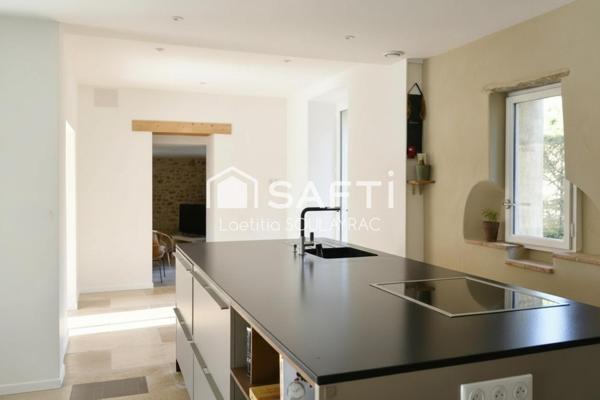 Bâtisse d’exception rénovée de 178 m² environ