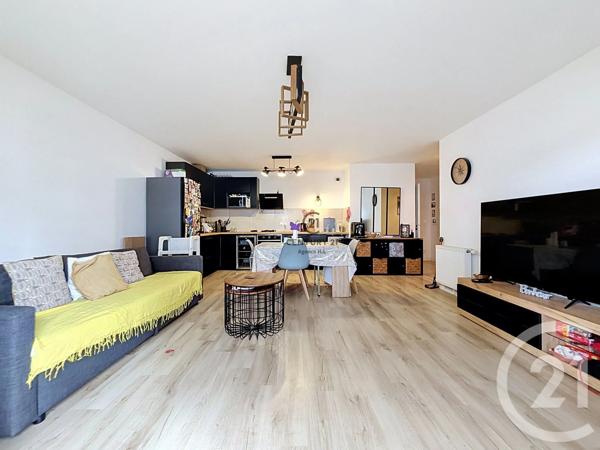 Appartement F4 à vendre  4 pièces - 70,54 m 2   NOISY LE GRAND  - 93