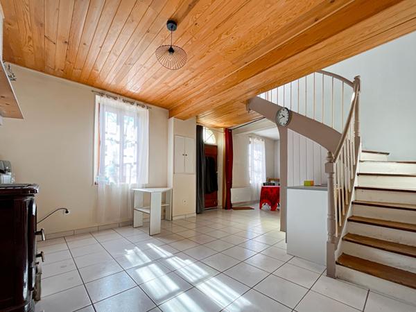 Maison de village en plein coeur de la commune de La Magdeleine sur Tarn !
