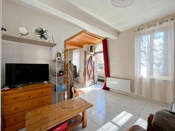 Maison de village en plein coeur de la commune de La Magdeleine sur Tarn !