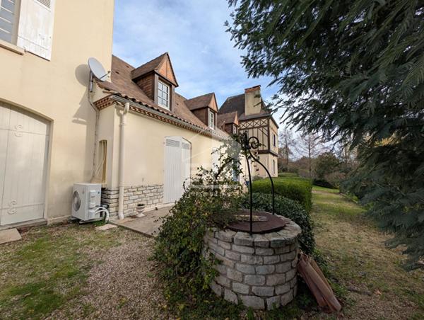 Maison à vendre d'exception à Montpon-Ménestérol - 11 pièces, 8 chambres, piscine
