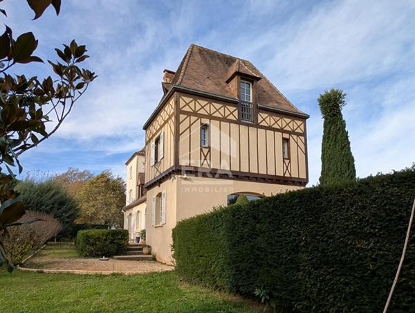 Maison à vendre d'exception à Montpon-Ménestérol - 11 pièces, 8 chambres, piscine