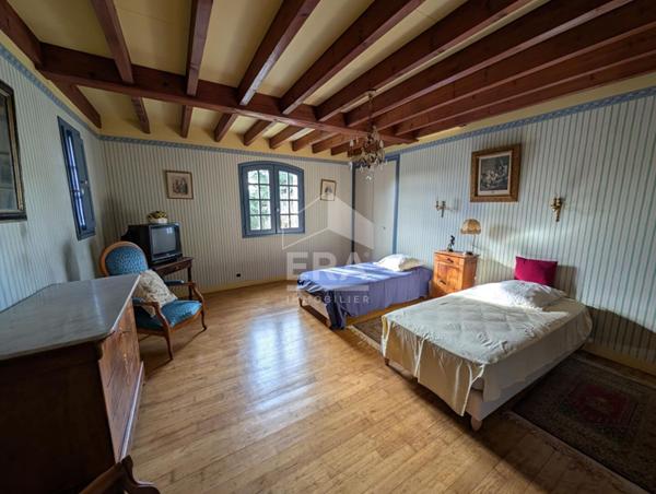 Maison à vendre d'exception à Montpon-Ménestérol - 11 pièces, 8 chambres, piscine