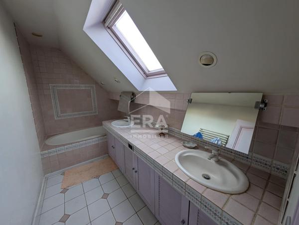 Maison à vendre d'exception à Montpon-Ménestérol - 11 pièces, 8 chambres, piscine