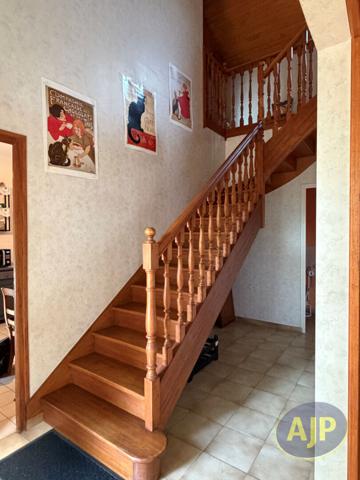 Maison à louer L Hermitage : 5 pièces, 135m² avec 3 chambre(s) à 1 000€ - AJP Immobilier Pacé