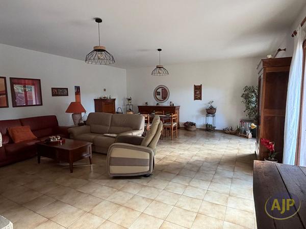 Maison à louer L Hermitage : 5 pièces, 135m² avec 3 chambre(s) à 1 000€ - AJP Immobilier Pacé
