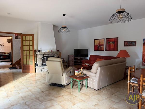 Maison à louer L Hermitage : 5 pièces, 135m² avec 3 chambre(s) à 1 000€ - AJP Immobilier Pacé
