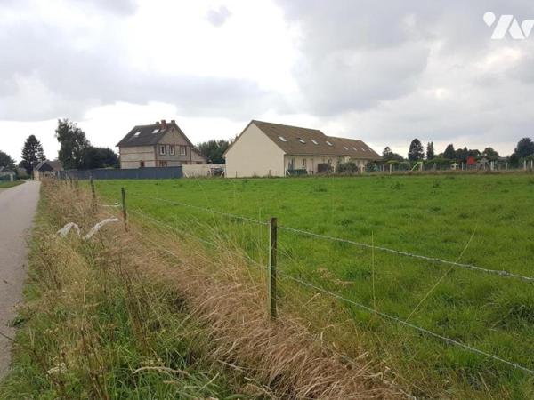 Terrain à bâtir de 1551 m² viabilisable