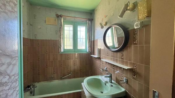 Vente                                                      Maison
                        
                     3 pièces                      78 m2                     à Gien