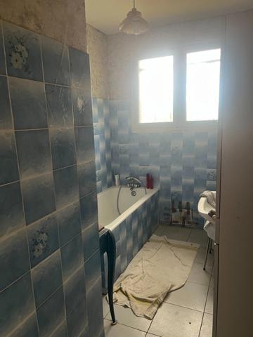 Maison à vendre 5 pièces aux portes de CHALAIS (16) avec grand jardin arboré clos et verger.