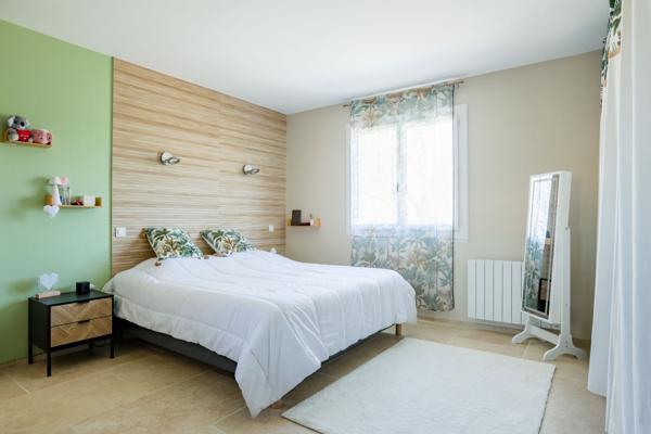 Belle villa 182m² hab avec terrasse, garage et jar - REF. VM461