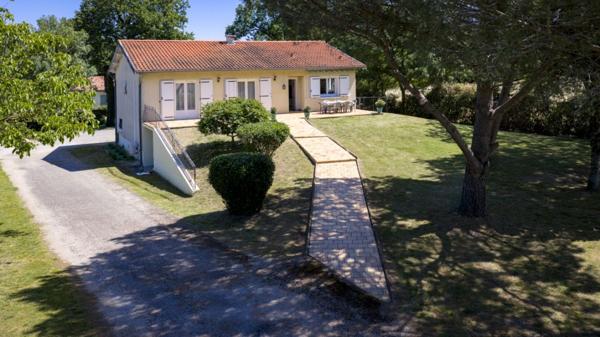 Belle villa 182m² hab avec terrasse, garage et jar - REF. VM461