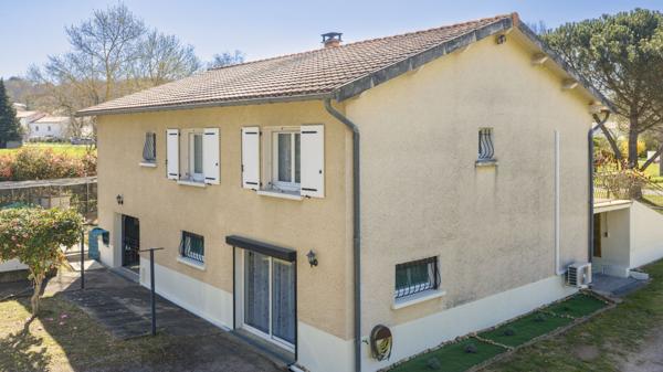Belle villa 182m² hab avec terrasse, garage et jar - REF. VM461