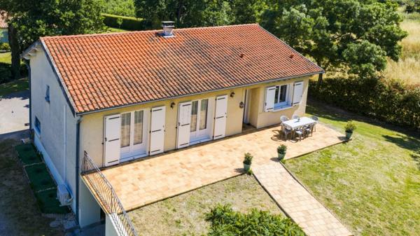 Belle villa 182m² hab avec terrasse, garage et jar - REF. VM461