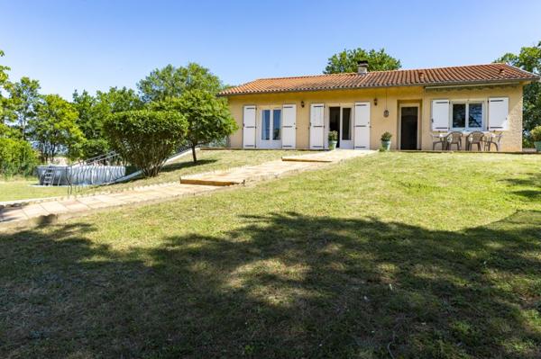 Belle villa 182m² hab avec terrasse, garage et jar - REF. VM461