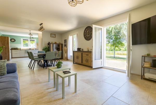 Belle villa 182m² hab avec terrasse, garage et jar - REF. VM461
