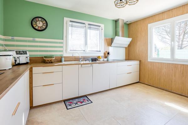 Belle villa 182m² hab avec terrasse, garage et jar - REF. VM461