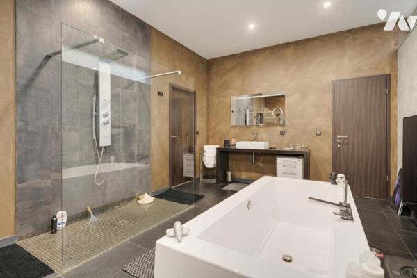 Véritable appartement T5 de type loft avec vue imprenable