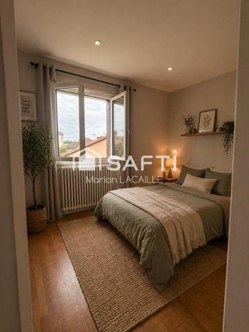 Maison de 102m2 sur 1100m2 de terrain avec 4 chambres.