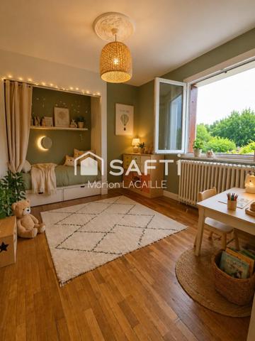 Maison de 102m2 sur 1100m2 de terrain avec 4 chambres.