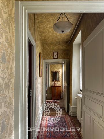 La Roche-Vineuse (71960) Élégance intemporelle – Demeure bourgeoise début XIX? siècle