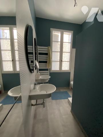 Un appartement entièrement rénové en centre ville   