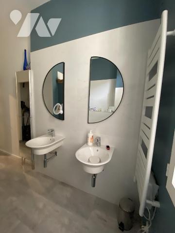 Un appartement entièrement rénové en centre ville   